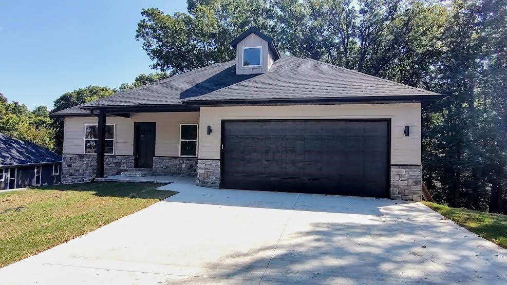 Property Photo:  6 Marionet Circle  AR 72714 