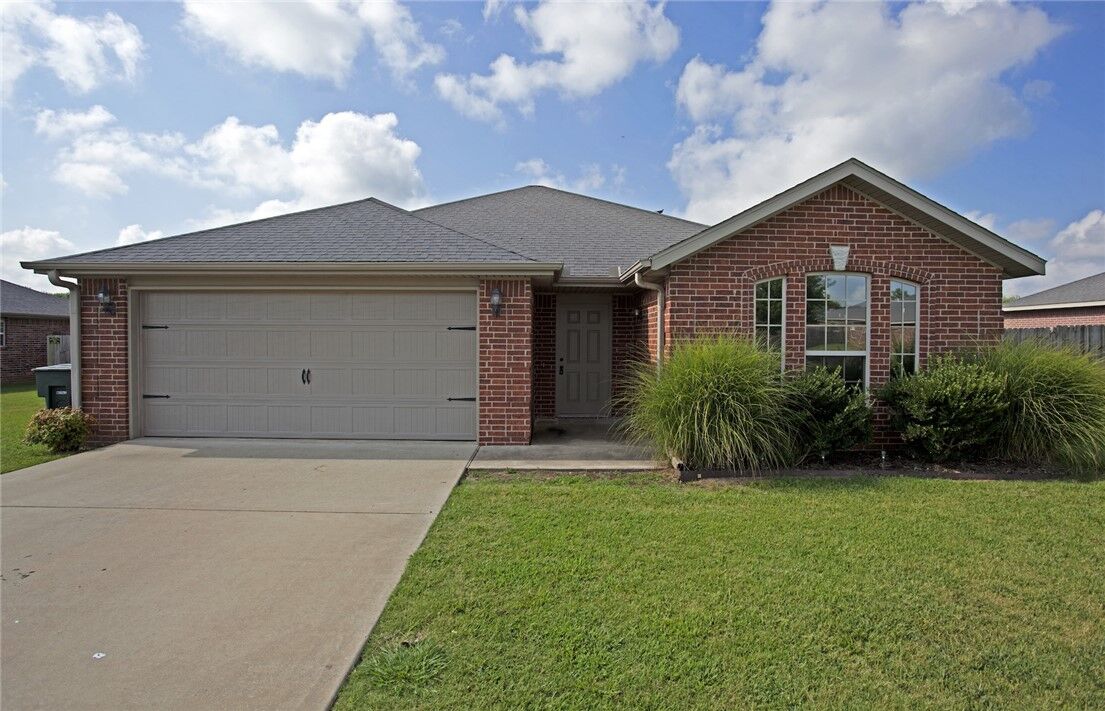 Property Photo: 4095 Springhouse Drive AR 72704