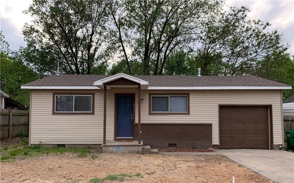 Property Photo: 614 Cleveland Street AR 72764