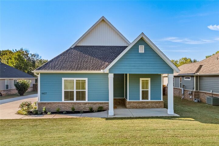 Property Photo: 4427 Mount Comfort Road AR 72704