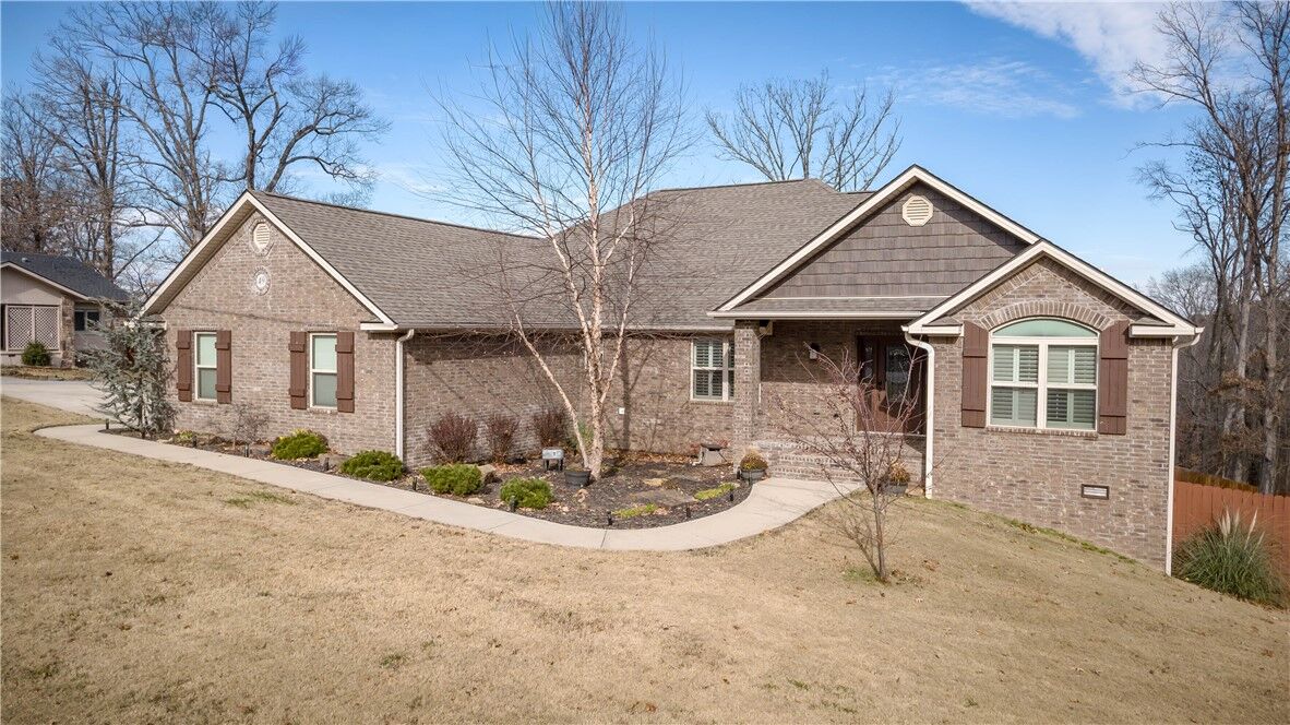 Property Photo:  49 Westmorland Drive  AR 72714 