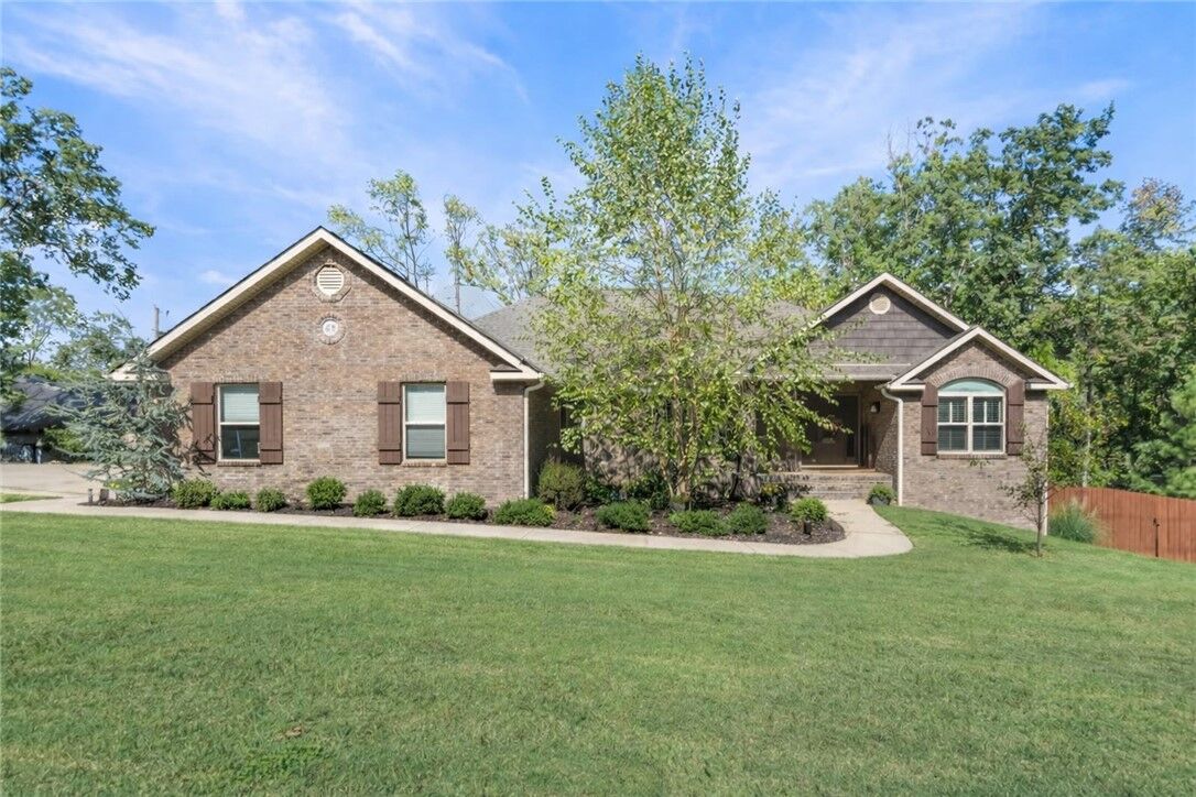 Property Photo: 49 Westmorland Drive AR 72714