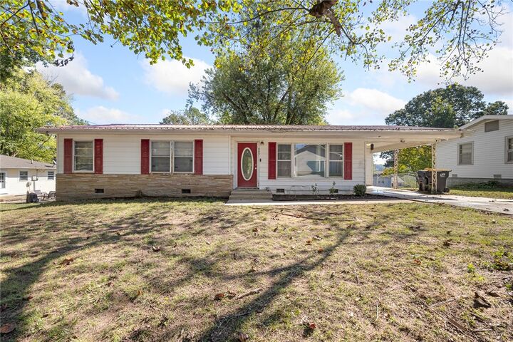 Property Photo: 907 S Clifford Street AR 72601