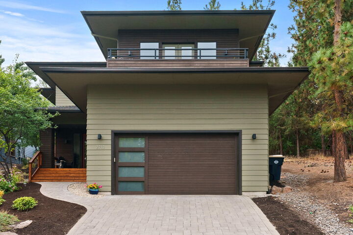 Property Photo:  2742 NW Rainbow Ridge Drive  OR 97703 