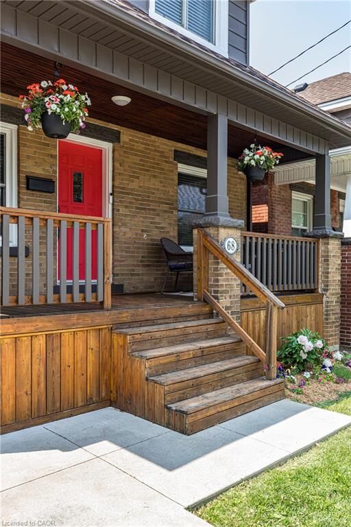 Property Photo:  68 Graham Avenue S  ON L8K 2M1 