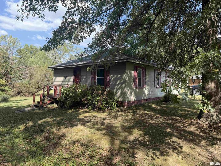908 S Pope Street  Benton IL 62812 photo