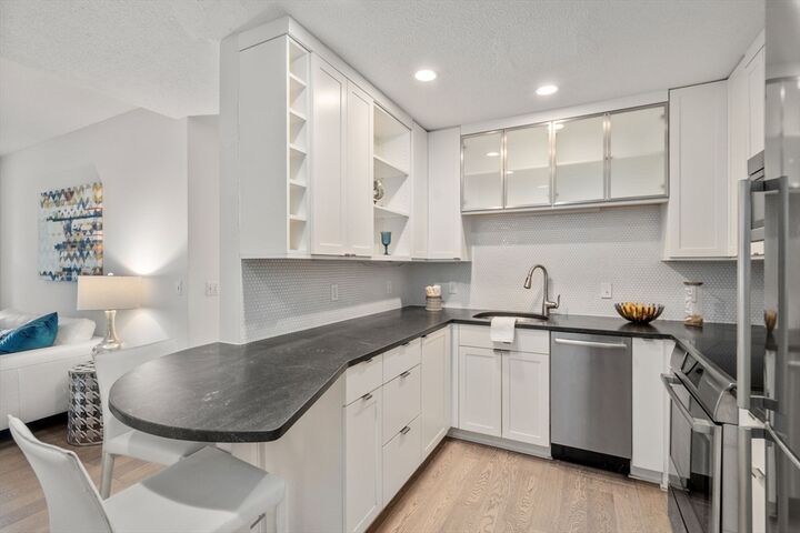 Property Photo:  51 Pettee St 11  MA 02464 