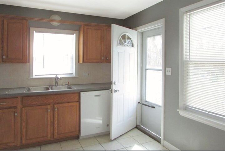 Property Photo:  176 Pearl St 176  MA 02458 