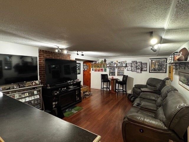 Property Photo:  15 Clyde St  MA 01420 
