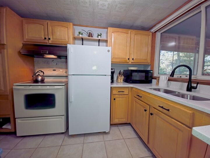 Property Photo:  71 Francis Wyman Rd  MA 01803 