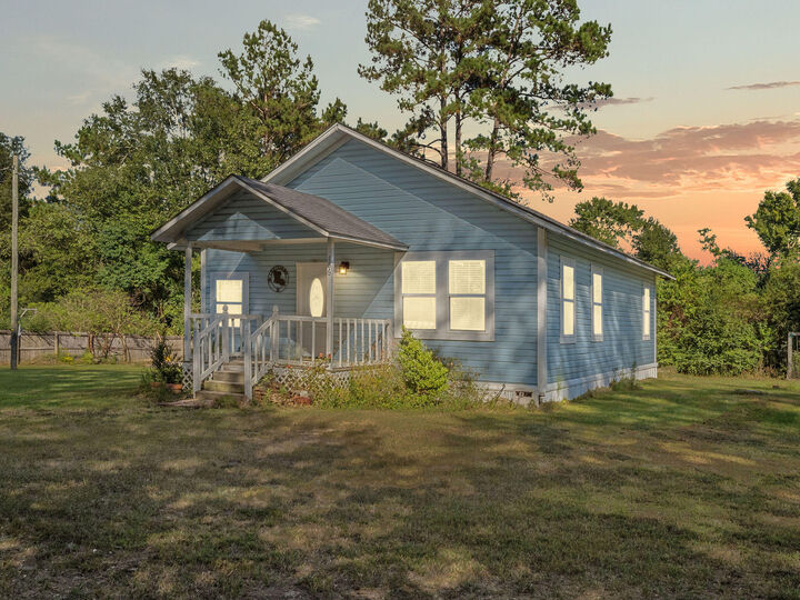 Property Photo: 136 Harper Valley Rd LA 70634