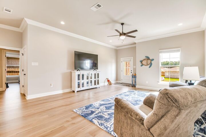 Property Photo: 4745 Sago Palm Cir FL 32571