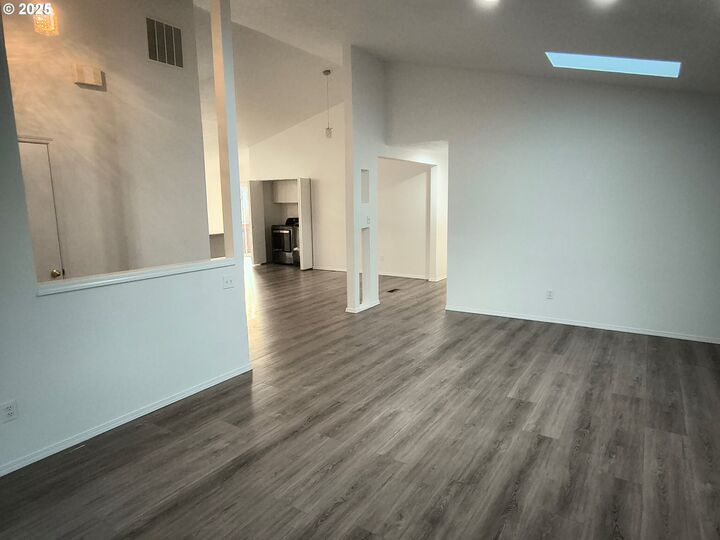 Property Photo:  7321 SW 52nd Ave  OR 97219 