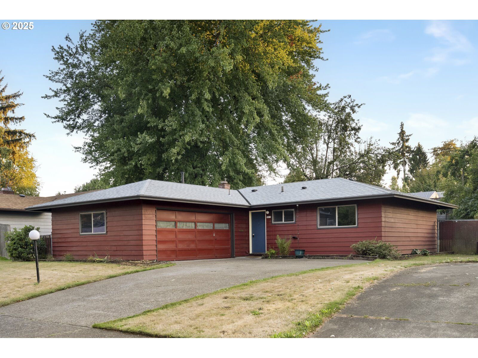 Property Photo:  8815 N Seward Ave  OR 97217 