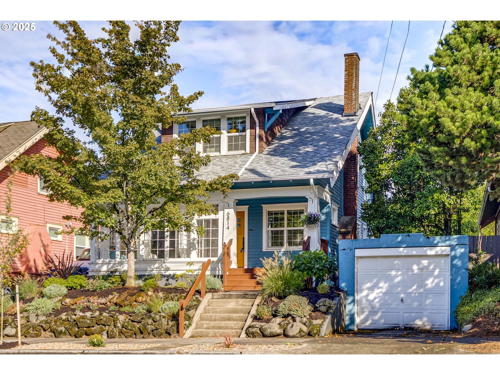 Property Photo:  6814 N Albina Ave  OR 97217 