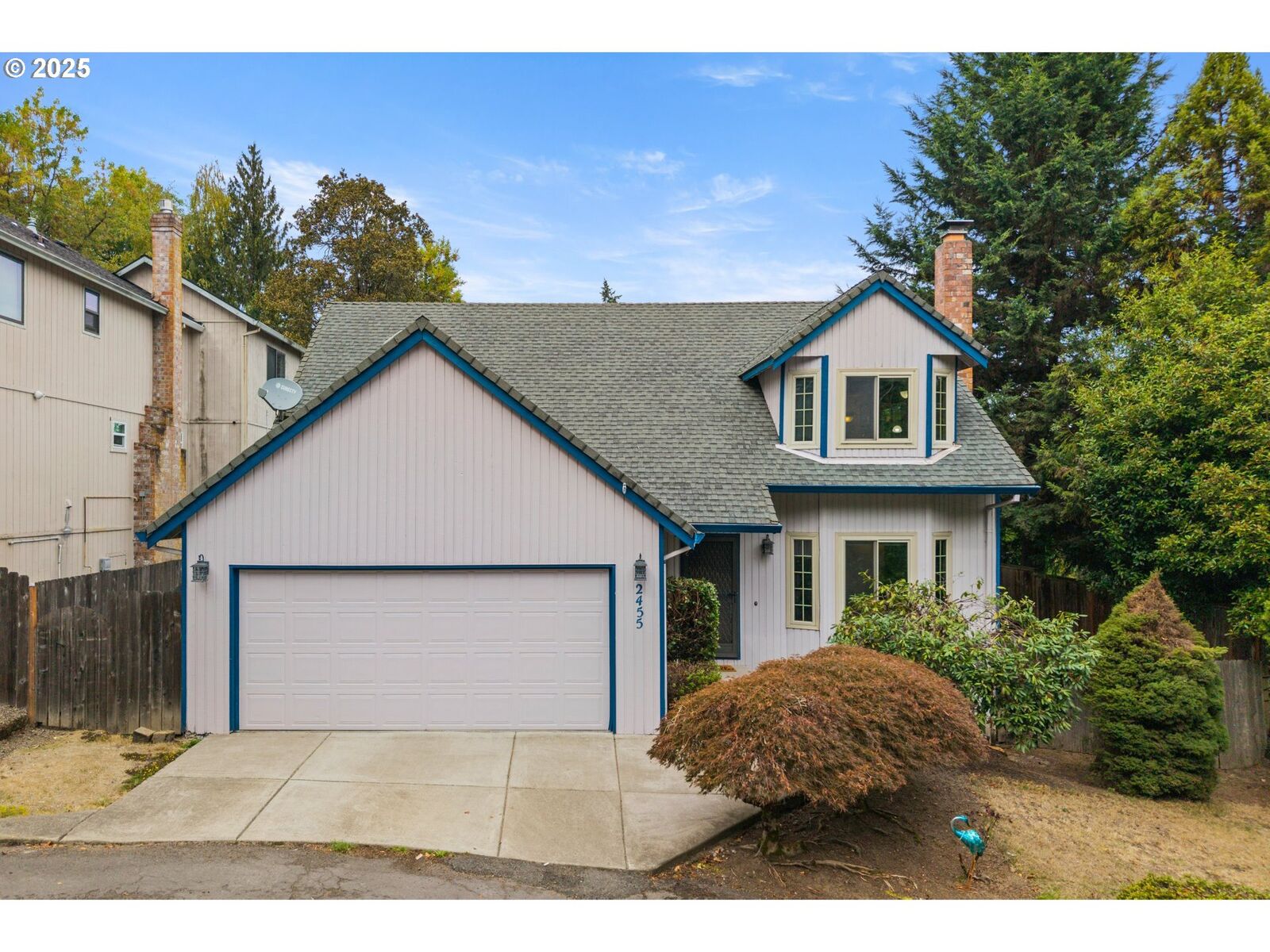 Property Photo: 2455 College Hill Pl OR 97068