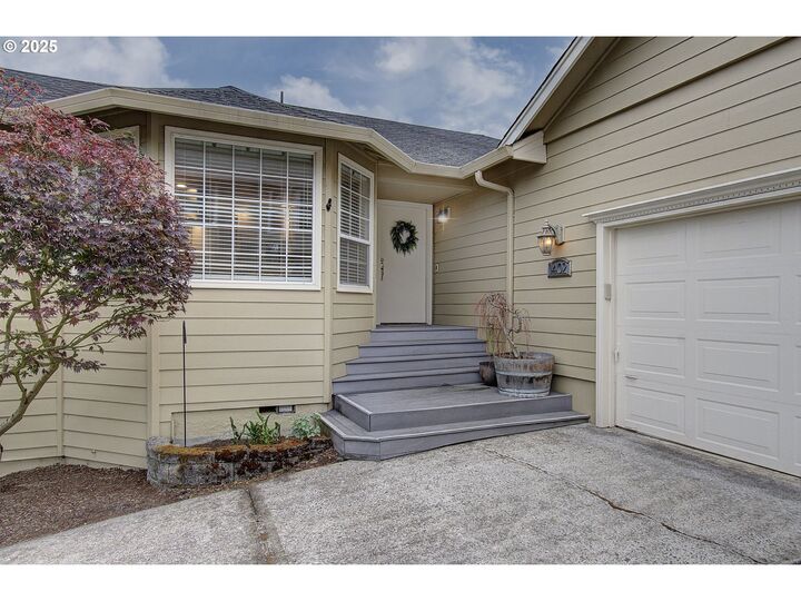 Property Photo:  1402 NW 30th Ave  WA 98607 