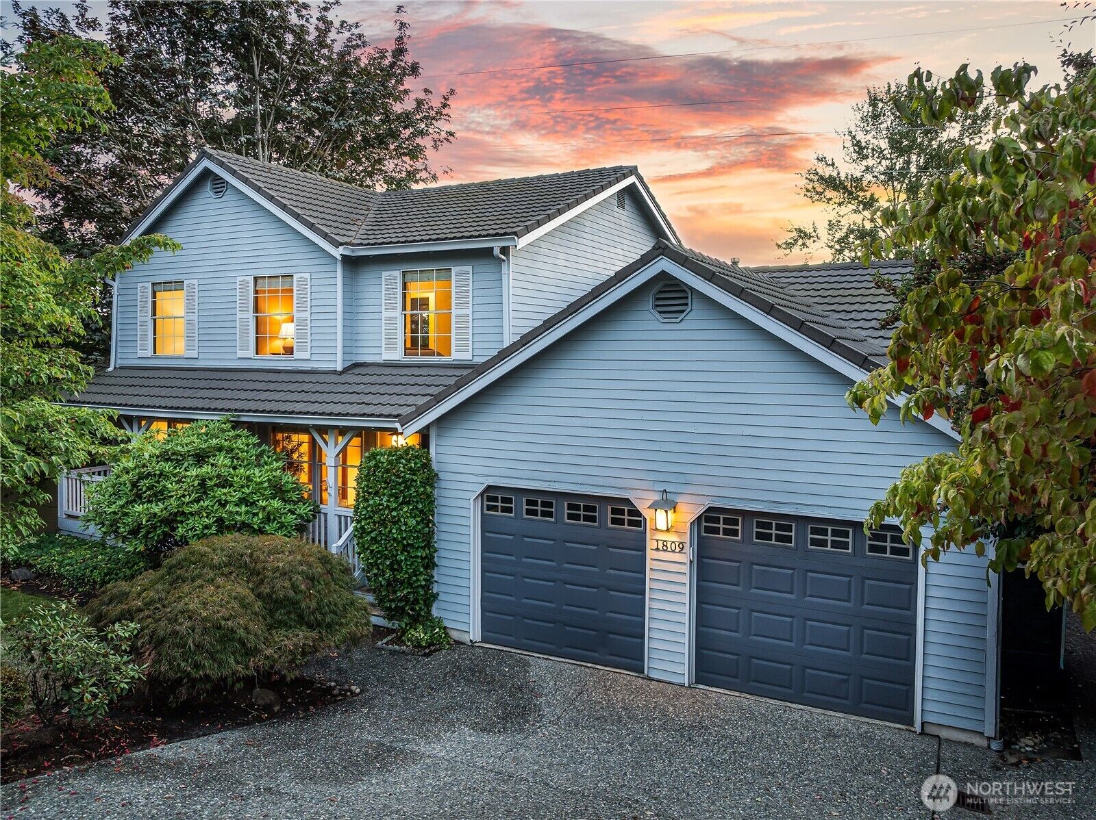 Property Photo:  1809  136th Place SE  WA 98005 