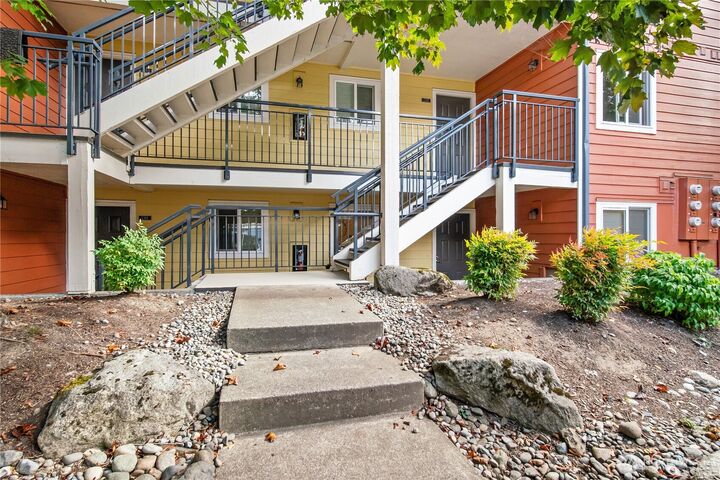 Property Photo:  12601 SE 41st Place C102  WA 98006