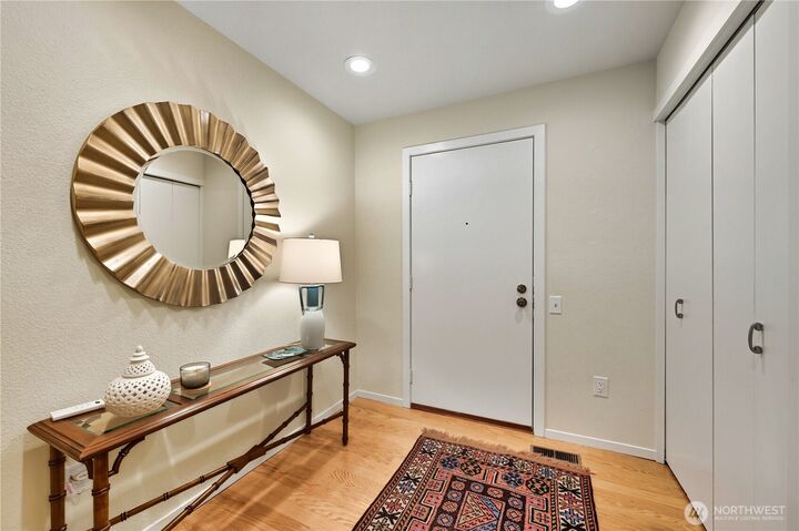 Property Photo:  13730  15th Avenue NE E204  WA 98125 