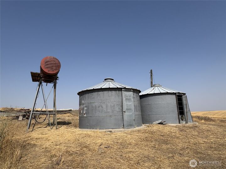 Property Photo:  1225 N Marcellus Road  WA 99169 