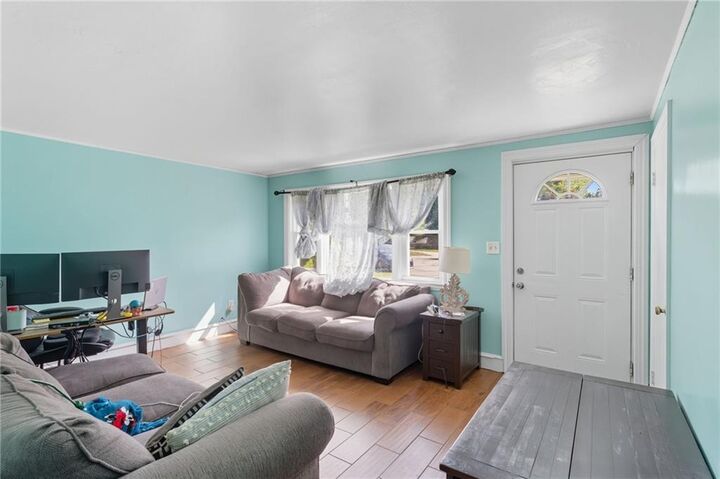 Property Photo:  9 Dunbar Court  RI 02886 