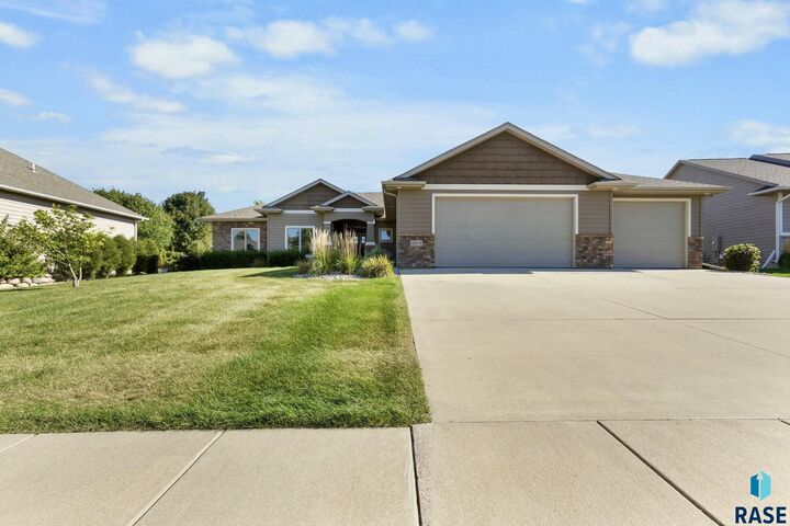 Property Photo:  2304 S Copper Crest Trl  SD 57110 