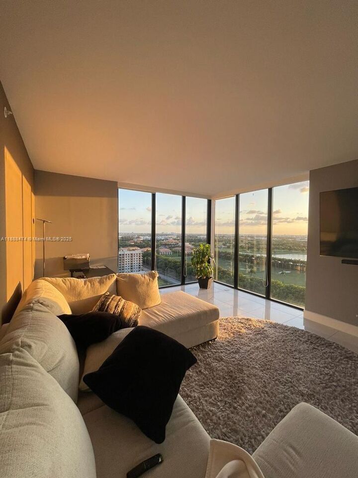 Property Photo:  5252 NW 85th Ave 1702  FL 33166 