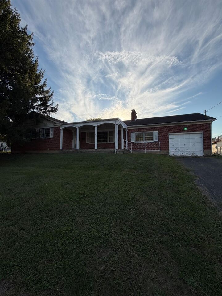Property Photo:  1009 Nowlin Avenue  IN 47025 