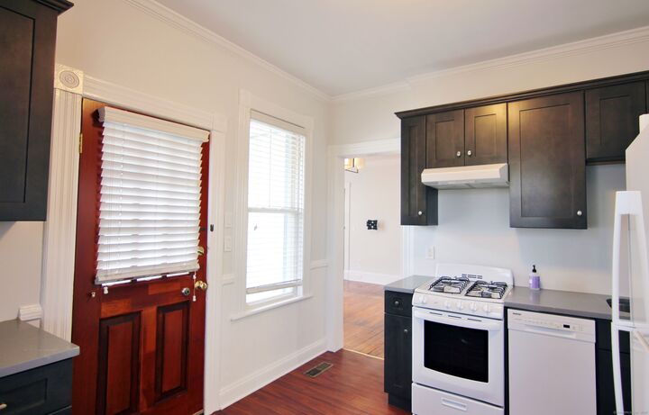 Property Photo: 11 Dolsen Place 1 CT 06901