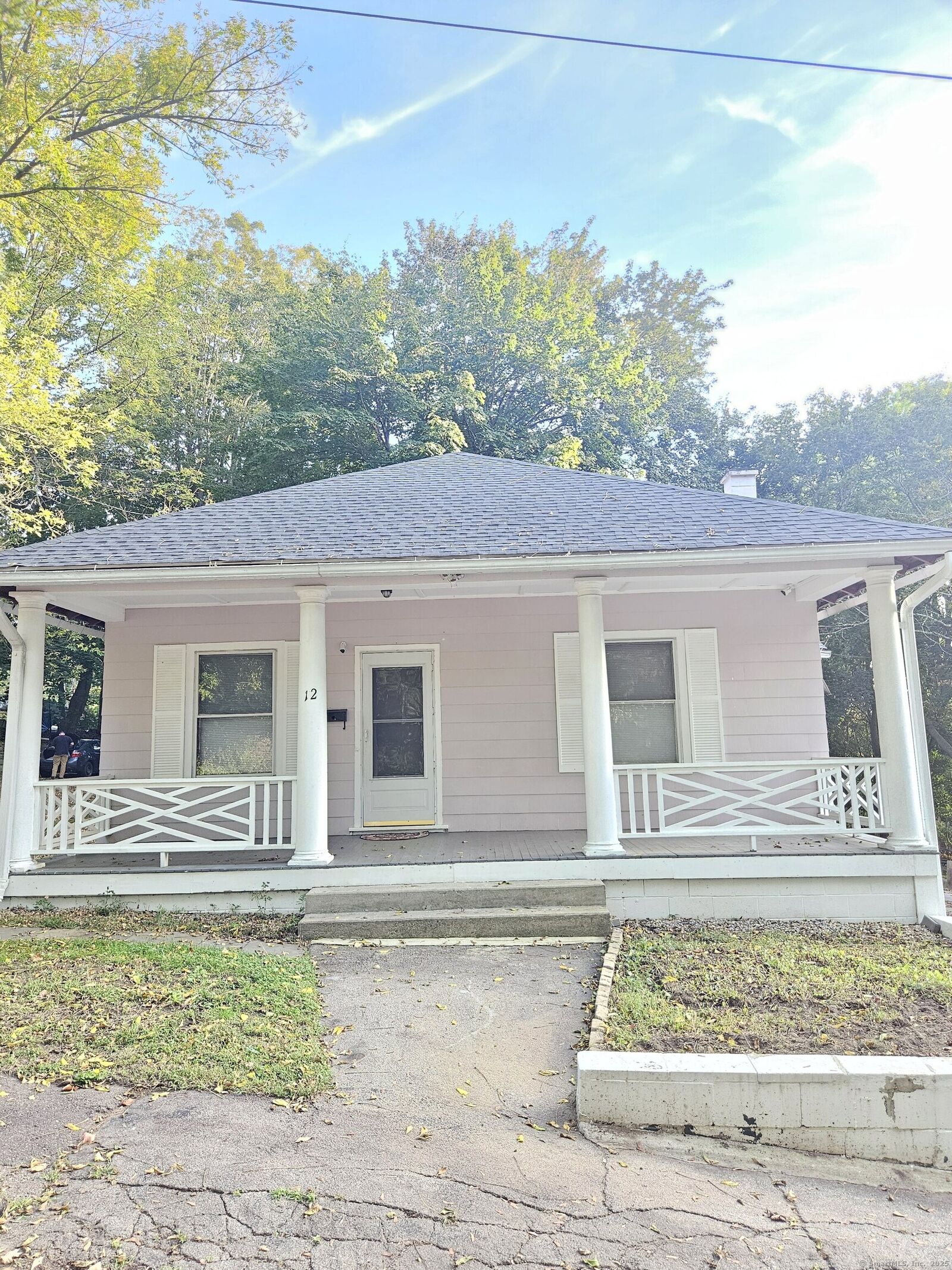Property Photo:  12 Yantic Street  CT 06360 