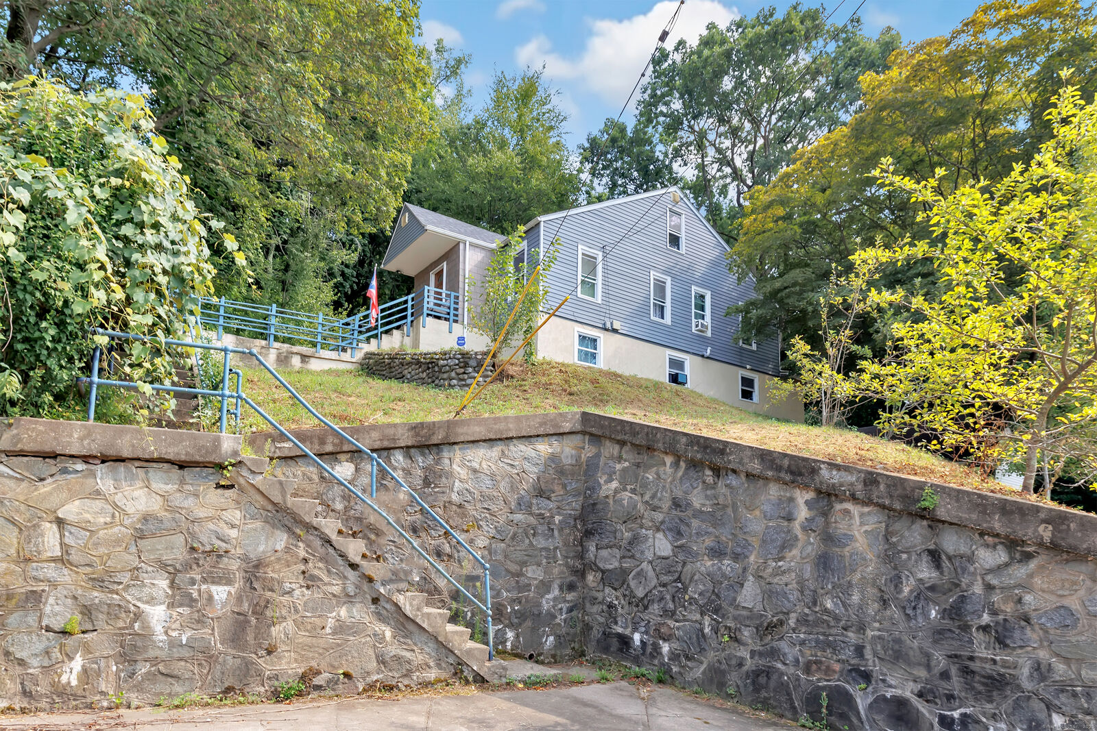 Property Photo:  18 Vose Street  CT 06401 