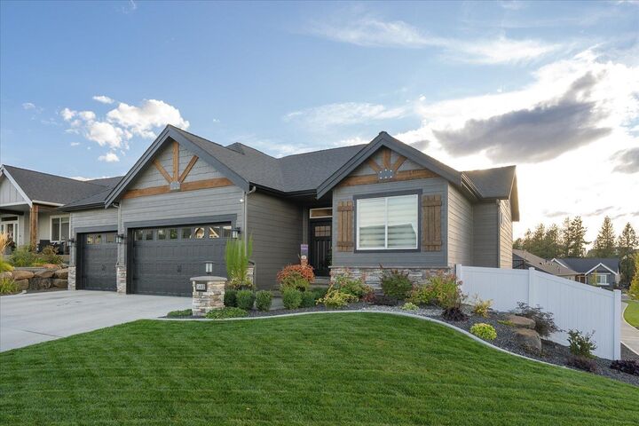 Property Photo:  1402 S Bell Rd  WA 99016 