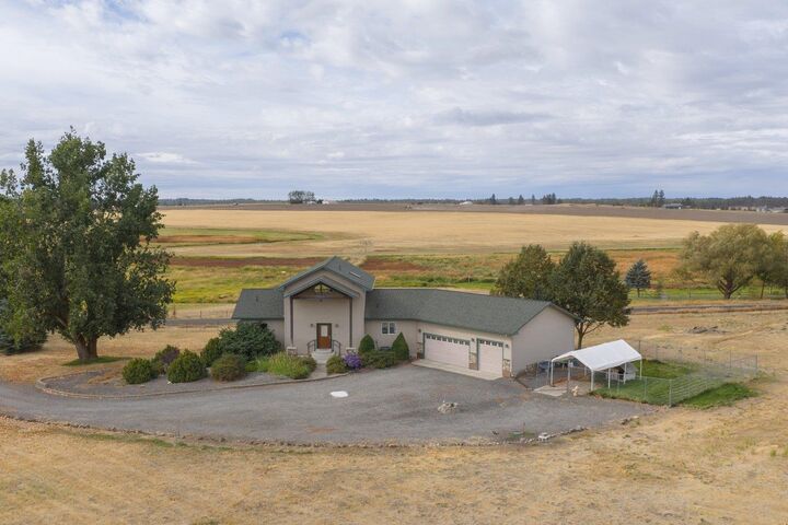 Property Photo: 93 E Stutler Rd WA 99224