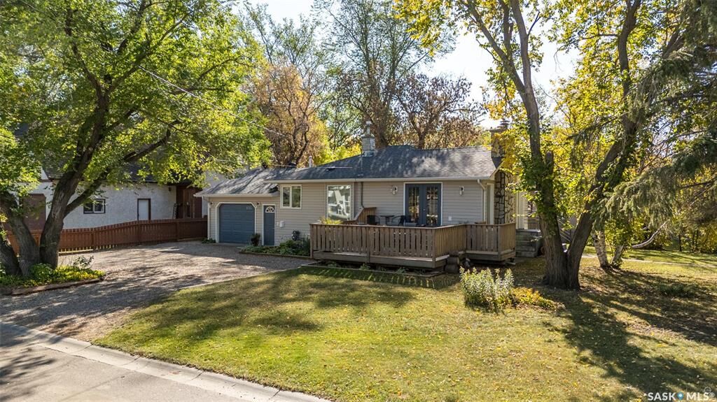 Property Photo: 1055 6th Street E SK S6V 0P6