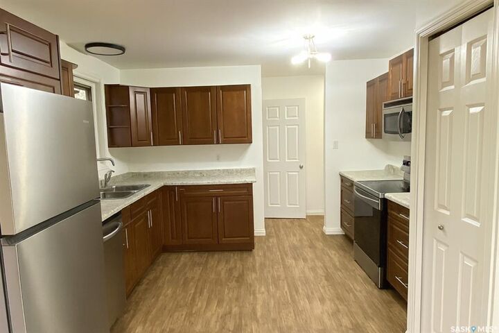 Property Photo:  159 Duncan Street W  SK S3N 0G7 