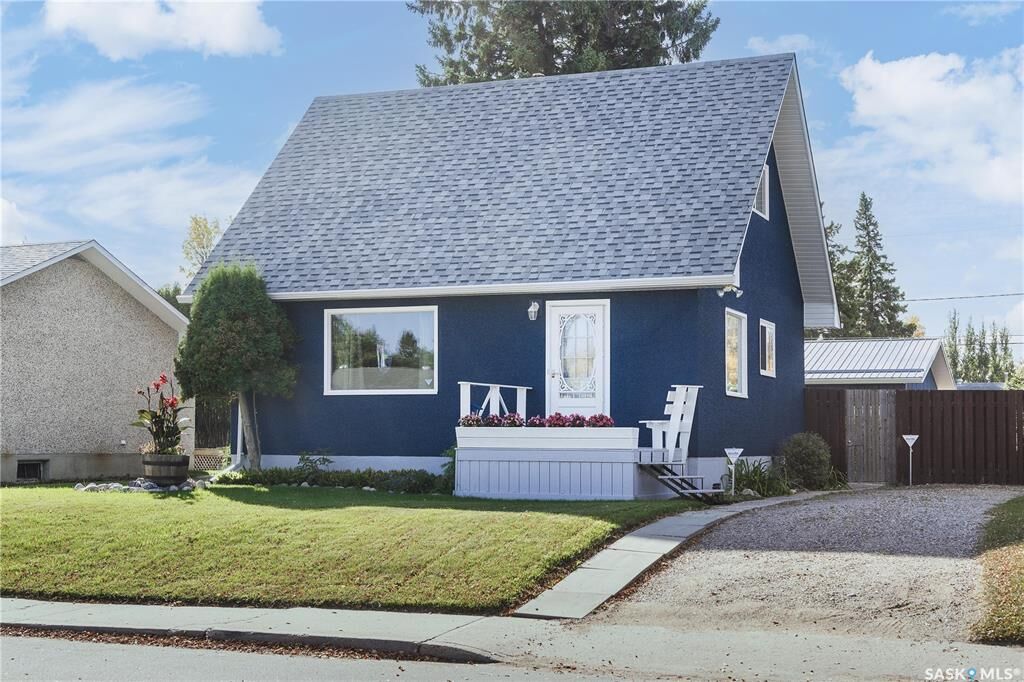Property Photo: 1377 Goshen Place SK S6V 0R7