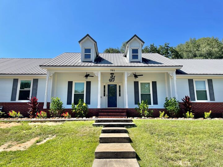 Property Photo:  701 Summerrain Terrace  AL 36303 