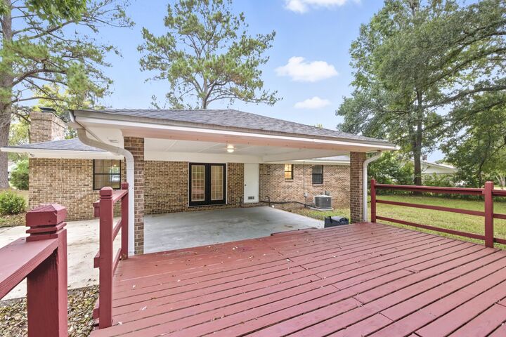 Property Photo: 1313 Lansdowne Road FL 32317