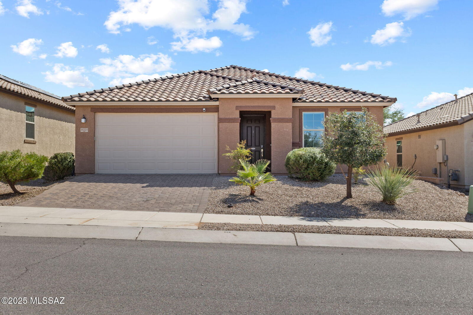 Property Photo: 14224 E Bolster Drive AZ 85641