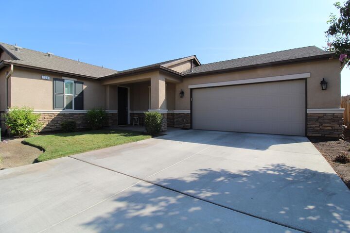 Property Photo:  134 W Kimball Avenue  CA 93277 