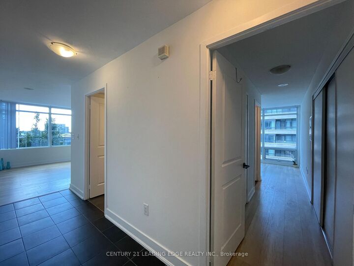Property Photo:  25 Telegram Mews 609  ON M5V 3Z1 
