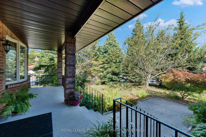 Property Photo: 995 Auden Park Drive ON K7M 7T0