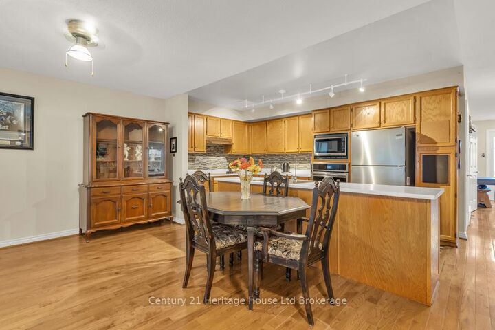 Photo de la propriété:  26 Seres Drive  ON N4G 5G1