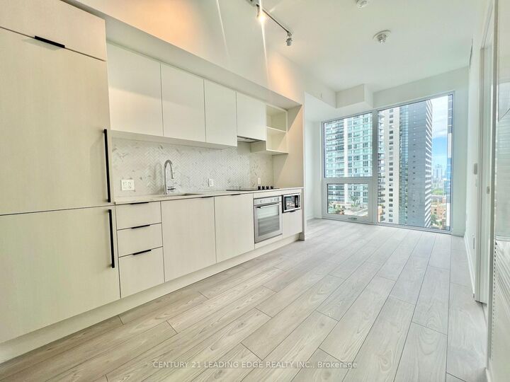 Property Photo:  82 Dalhousie Street 2002  ON M5B 0C5 