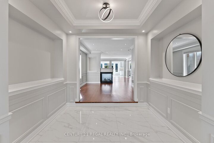 Property Photo:  145 Roy Harper Avenue  ON L4G 7C4 