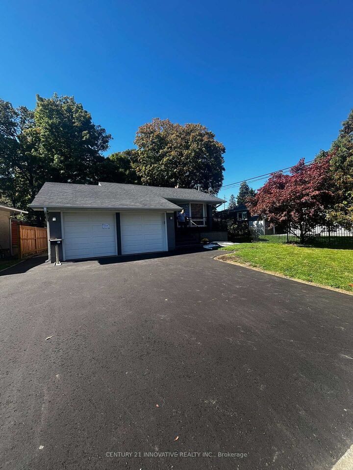 Property Photo:  132 Meadowbank Road  ON M9B 5E4 