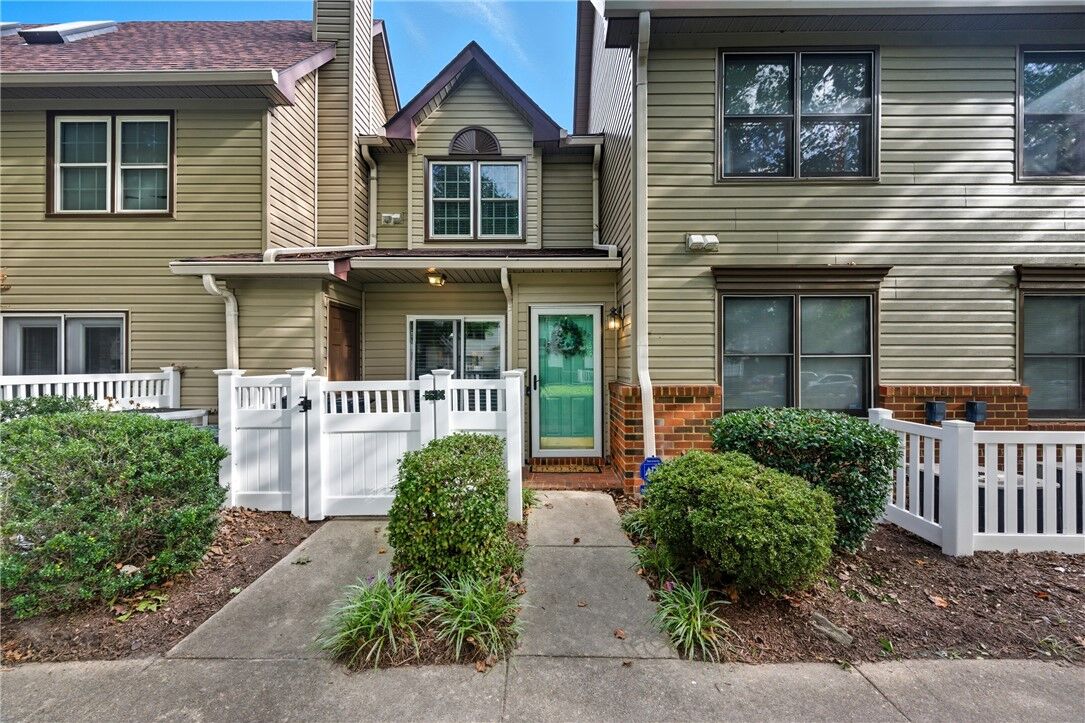 Property Photo:  2 Tamarisk Quay 2D  VA 23666 