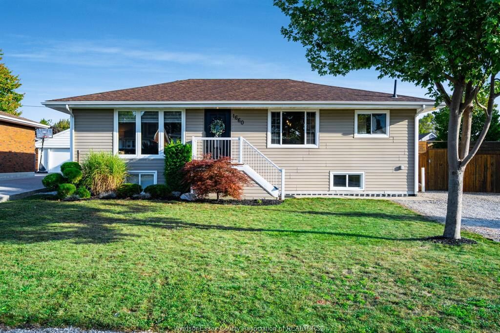 Property Photo:  1660 Fairlea  ON N0P 2G0 