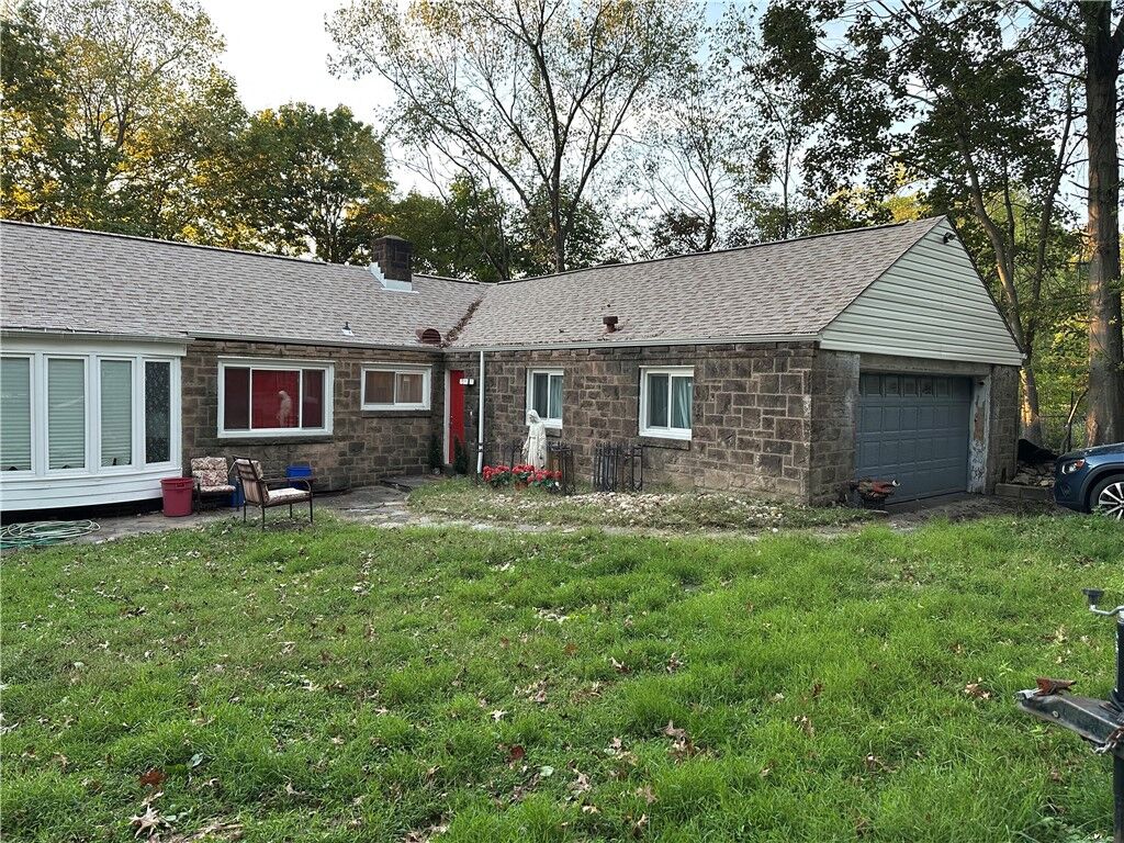 Property Photo:  1730 Graham Blvd  PA 15235 